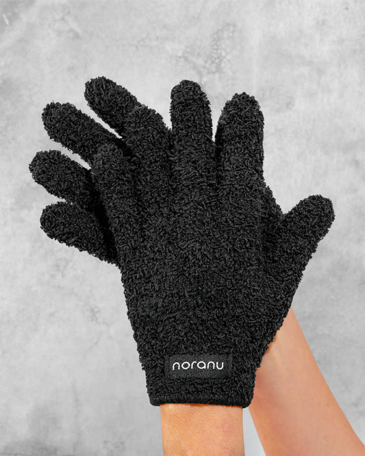 Schwarzer Abschminkhandschuh zur Make-up -Entfernung ohne Wattepads nur mit Wasser